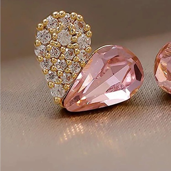 NWT Romantic Pink Heart and Rhinestone Stud Earrings - Picture 3 of 5